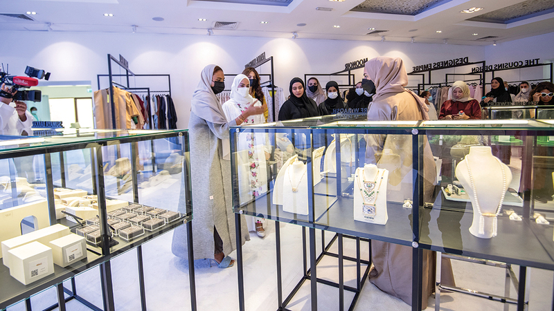 المعرض يختتم اليوم في نادي دبي للسيدات.  تصوير: أحمد عرديتي