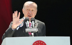 الصورة: تعهّد أردوغان بتوسيع العمليات في سورية يفاقم الخلاف مع «الناتو»