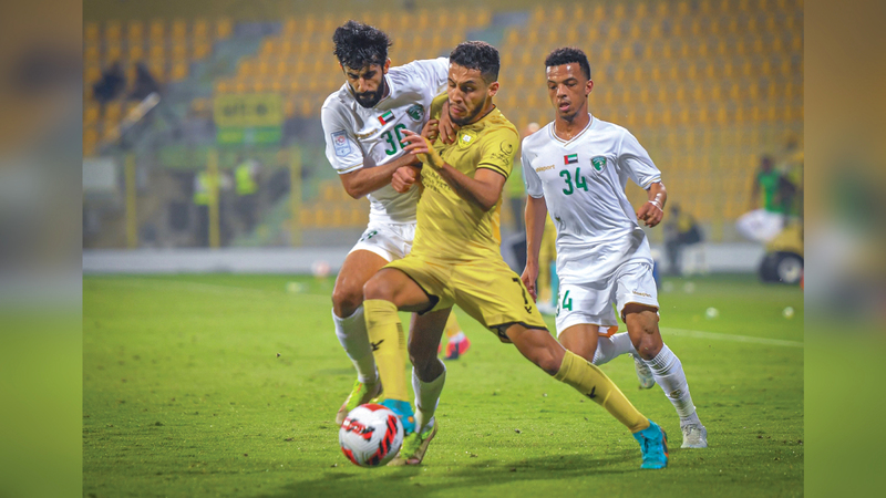 فريق الإمارات خسر أمام الوصل 3- صفر في الجولة 21. من المصدر