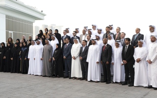 الصورة: رئيس الدولة يستقبل وفد «صحة أبوظبي»
