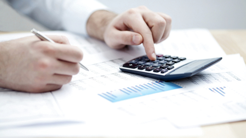 5 سنوات الخبرة العملية المطلوبة لمزاولة المهنة بعد المؤهل العلمي. أرشيفية