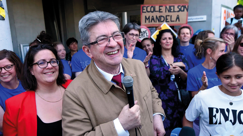 ميلونشون دعم العديد من مقربيه في الترشيحات. أرشيفية