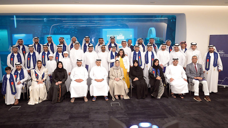 لقطة جماعية لخريجي الدفعة الأولى من منتسبي برنامجي المدير التنفيذي والمدير الفني للاتحادات الرياضية.  من المصدر