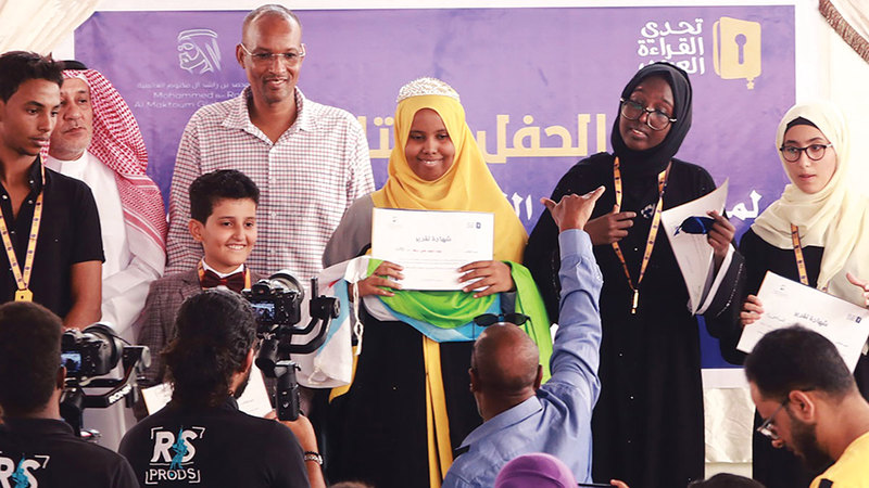 «نجاد» فازت باللقب خلال حفل نظم في المدرسة السعودية بجيبوتي. من المصدر