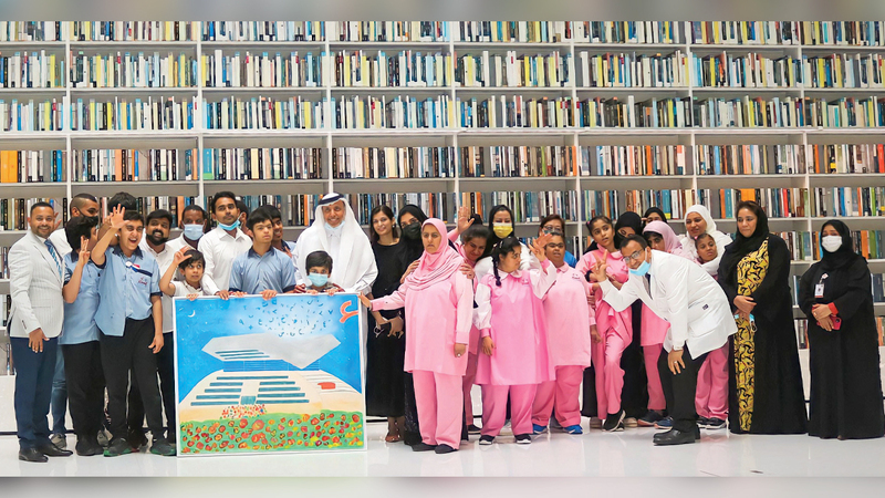 وفد المركز خلال زيارته لمكتبة محمد بن راشد. من المصدر