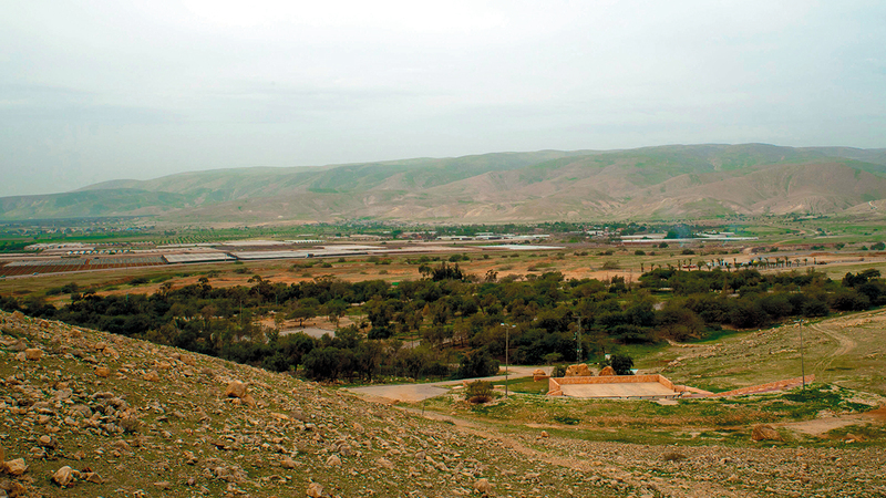 جانب من مرافق المعسكر داخل أراضي قرية فصايل. الإمارات اليوم