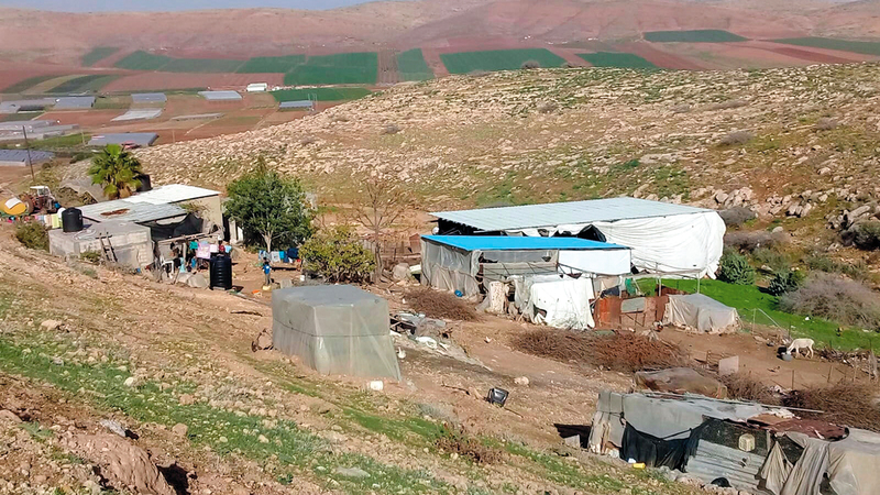 معسكر الواد الأحمر يهدّد أراضي «فصايل» بالمصادرة. الإمارات اليوم