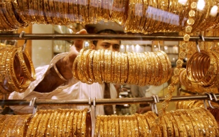 الصورة: خصومات حتى 50% على «المصنعية» وجوائز بـ100 ألف درهم في «عروض مدينة الذهب»