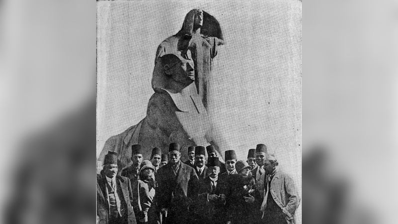تمثال «نهضة مصر» للنحات محمود مختار. أرشيفية