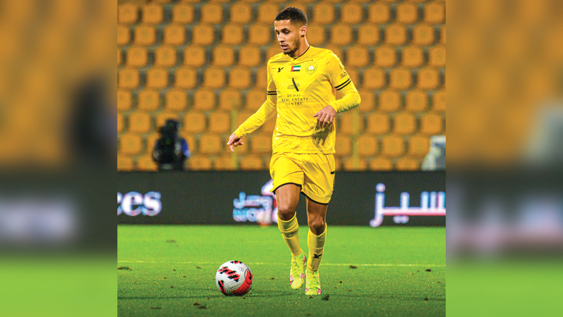 علي صالح شارك في 23 مباراة بالدوري وأحرز 9 أهداف خلال الموسم الماضي. الإمارات اليوم
