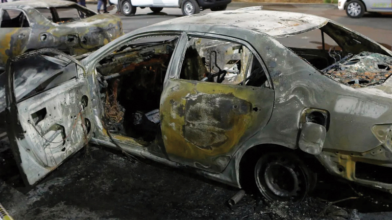 سيارة سائق «أوبر» تعرضت للحرق من قبل منافسين. أرشيفية