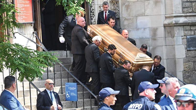 إيفانا سقطت داخل بيتها وتأثرت بـ«جروح سببتها ضربة قوية» عرضية على جذعها. أ.ب