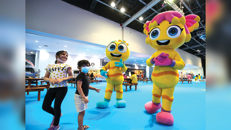 مدهش ودانة يرحبان بضيوف دبي من الصغار والكبار. من المصدر