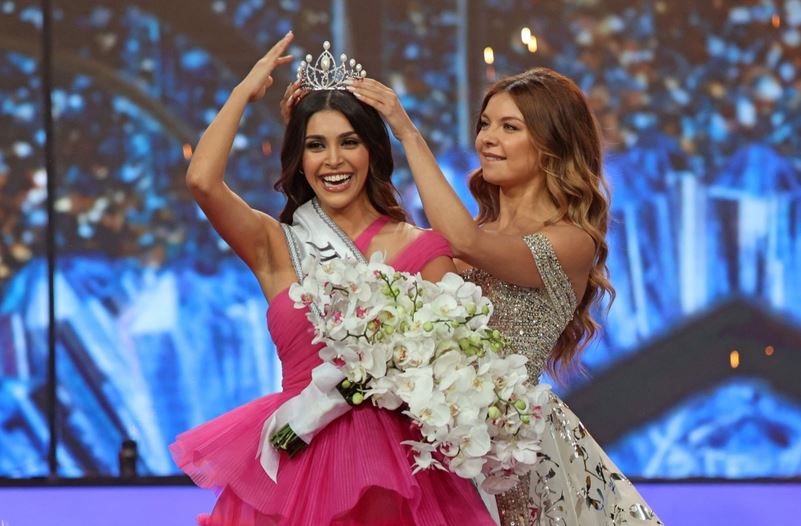 وقالت ملكة جمال لبنان السابقة مايا رعيدي بعد الحدث: "بعد هذه السنوات الثلاث التي كنت فيها ملكة جمال لبنان، قمت بإعادة التاج أخيرا، أتمنى كل التوفيق للملكة الجديدة وقد حان الوقت للبنان أن يقف على قدميه مرة أخرى".