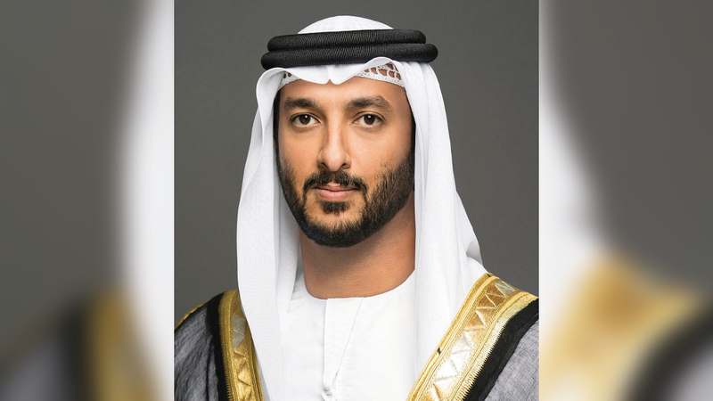 عبدالله بن طوق المري: «دولة الإمارات أثبتت قدرة عالية على تحقيق إدارة متوازنة بين الملفين الصحي والاقتصادي».