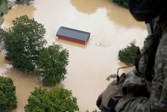 وحذر المسؤولون من أن عدد القتلى قد يستمر في الارتفاع، مع توقع هطول مزيد من الأمطار التي من المحتمل أن تعرقل جهود الإنقاذ. وتوقعت هيئة الأرصاد الجوية الوطنية مزيدا من الأمطار والعواصف.