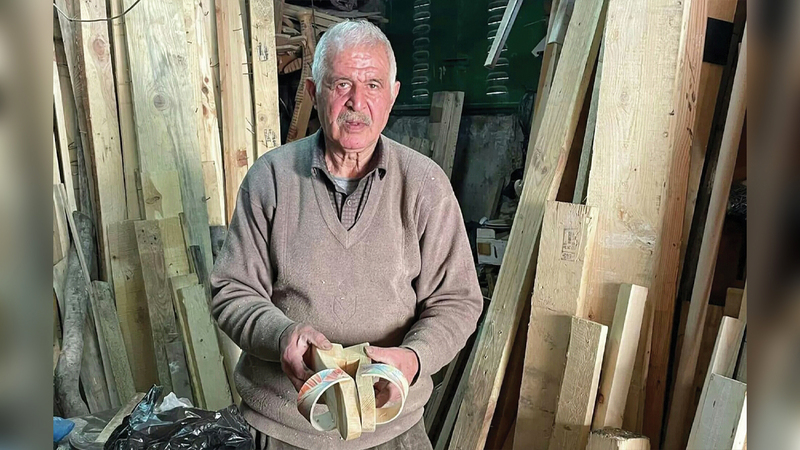 خضير حلقة الوصل بين الأجيال الفلسطينية المتعاقبة. الإمارات اليوم