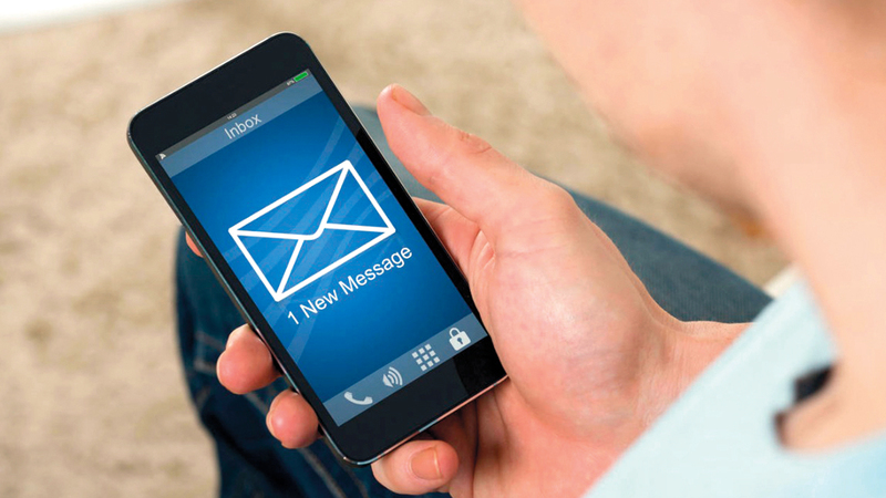 الزوجة فوجئت بصديقها يهدّدها بالانتقام إذا ابتعدت عنه.     أرشيفية