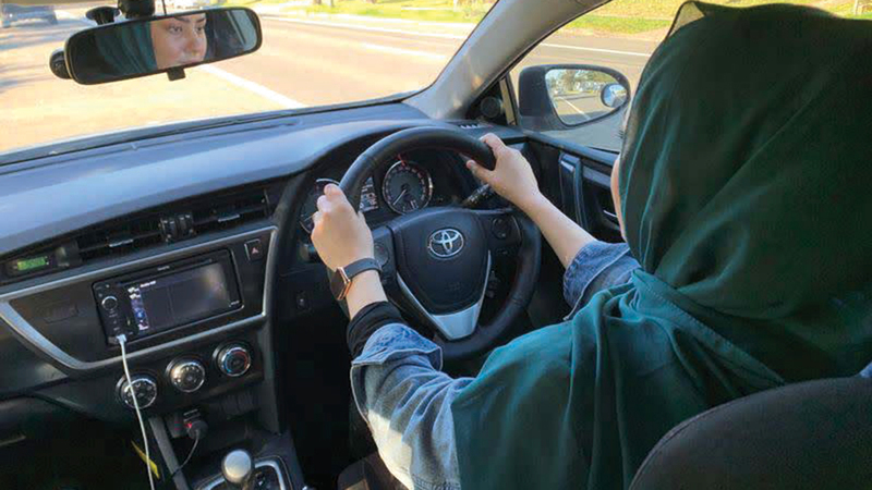 سحر عزيزي: قررت أن أبدأ دراستي وقيادة سيارتي بدلاً من الجلوس في المنزل والتفكير في الوضع السيئ في أفغانستان.   رويترز