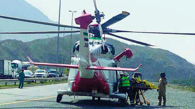 تنفيذ مهمة إنقاذ وإجلاء طبي لمصاب آسيوي تعرض لإصابة بليغة في الحادث.   وام