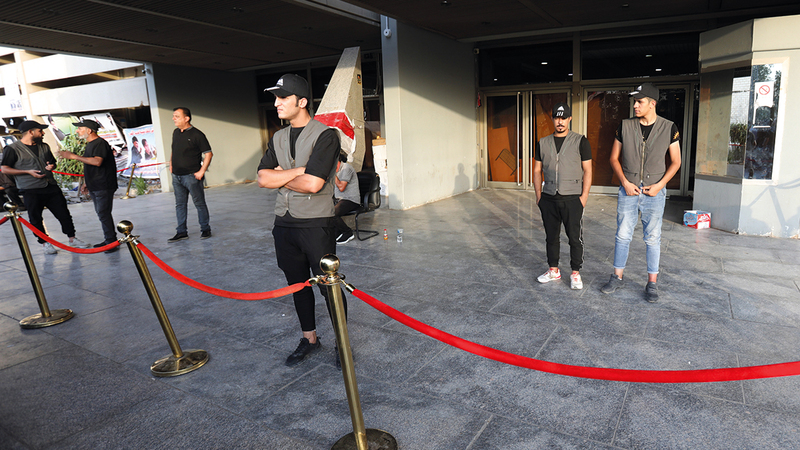 أنصار الصدر يعتصمون داخل البرلمان العراقي.   إي.بي.إيه