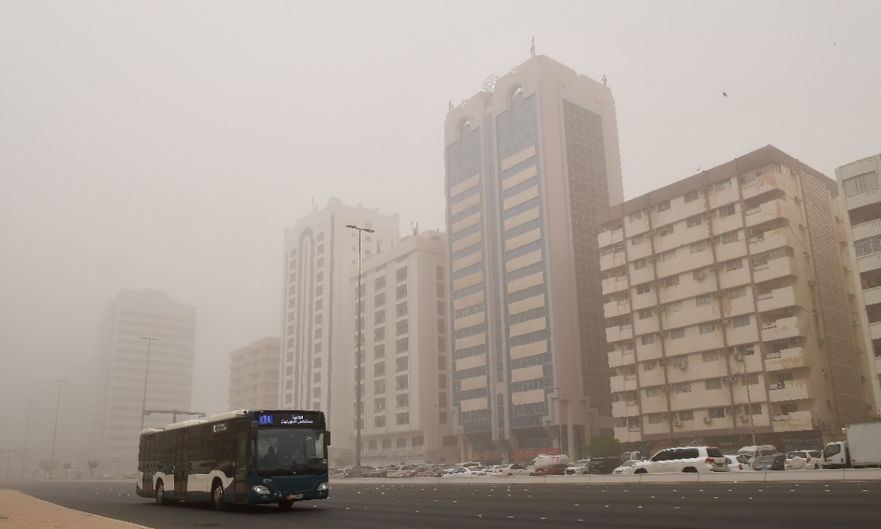 عاصفة رملية في أبوظبي - تصوير محمد نجيب
