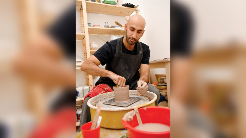 هيكل: عملي يتطلب الصبر والعديد من التجارب والمراحل للوصول إلى الشكل والتصميم النهائي وكل قطعة تحمل قيمة خاصة ومعنى يميّزها.   تصوير: إريك أرازاس