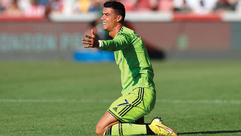 صدمة كبيرة تعرّض لها رونالدو وزملاؤه بعد الهزيمة القاسية من فريق مغمور.   أ.ف.ب