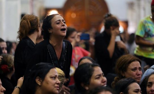 من جانبه أعلن النائب العام المصري حمادة الصاوي "تشكيل فريق تحقيق كبير في واقعة حريق كنيسة المنيرة بإمبابة انتقل على الفور لمعاينتها وبدء إجراءات التحقيق"، بحسب بيان للنيابة العامة.