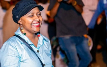 الصورة: مغنية سودانية تحارب السرطان بالموسيقى والحب