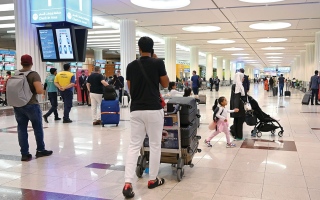 الصورة: «مطارات دبي»: التعافي الكامل لحركة المسافرين العام المقبل