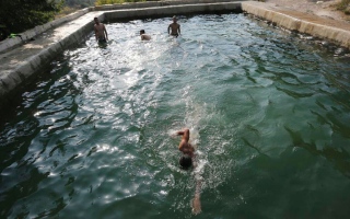 الصورة: مضايقات الاحتلال تحرم 3000 فلسطيني ارتياد متنفّسهم الوحيد