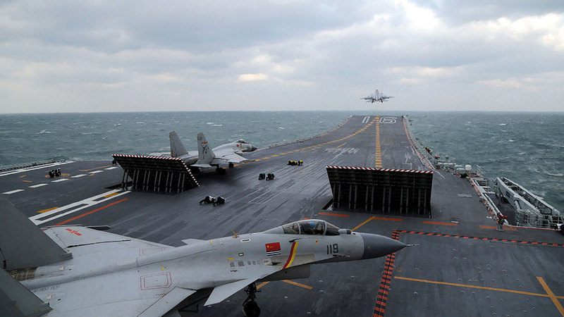 حاملة الطائرات الصينية ليواننغ خلال تمارين في البحر الأصفر.   غيتي