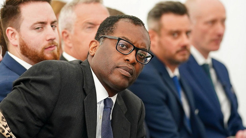 كواسي كوارتنغ يحب النميمة ولديه ميل للسخرية.   من المصدر