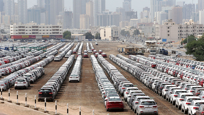 استمرار اضطرابات التوريد أثرت سلبا على ندرة العروض المطروحة، ونقص المعروض من المركبات.  تصوير: باتريك كاستيلو