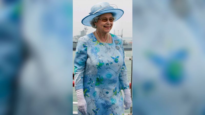 إليزابيث كانت تفضل دائماً ارتداء القبعات التي نادراً ما تخرج من دونها. أ.ف.ب