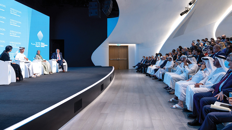 الملتقى يناقش دور الدبلوماسية في تطوير منظومة عمل حكومية تعزز التعاون الدولي. من المصدر