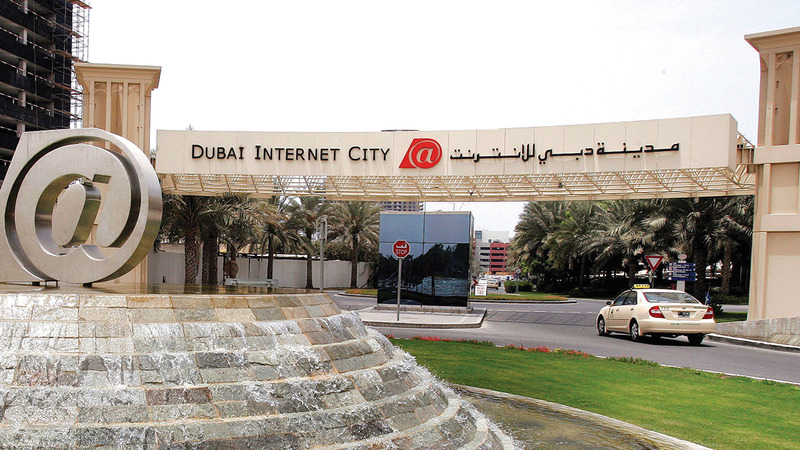 مدينة دبي للإنترنت شهدت تنفيذ صفقات مليارية مثل استحواذ «أوبر» على «كريم».   أرشيفية