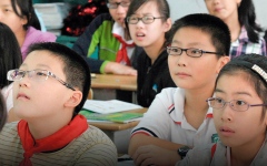 الصورة: انتهاء حالات قصر النظر في مدرسة ابتدائية في الصين