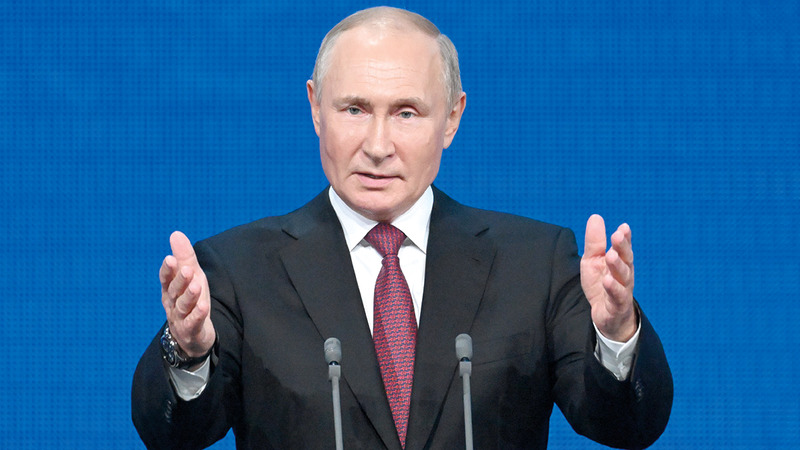 الرئيس فلاديمير بوتين يتوقع انخفاض الناتج المحلي الإجمالي بنسبة 2% فقط هذا العام. إي.بي.إيه