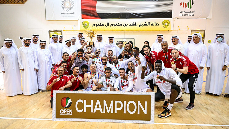 من تتويج فريق الشارقة بلقب الكأس أمس. تصوير: باتريك كاستيلو