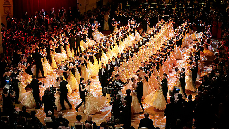 الحدث الذي تستضيفه «دبي أوبرا» أول من يقدم ثقافة الحفلات الكلاسيكية الفاخرة الرائجة في كثير من دول العالم. من المصدر