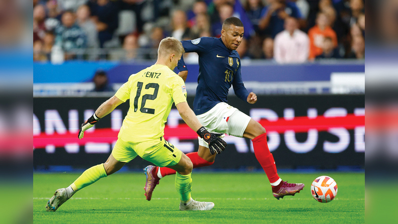 مبابي سجل الهدف الأول لفرنسا في شباك النمسا. رويترز