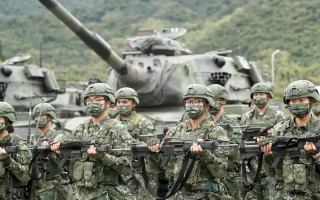 الصورة: دلالات إعلان الرئيس الأميركي الدفاع عن تايوان عسكرياً