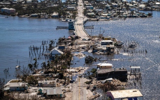 الصورة: الإعصار «إيان» يخلف دماراً كبيراً في ولايات أميركية