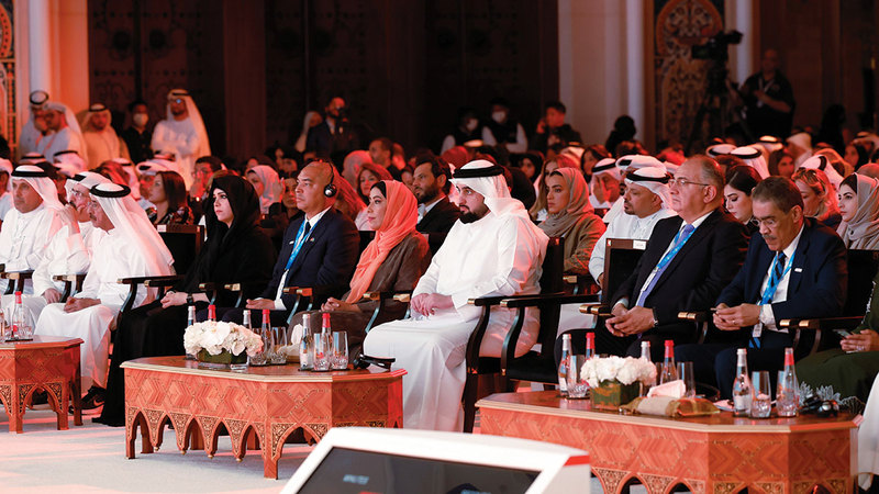 أحمد بن محمد خلال حفل إطلاق أعمال الدورة الـ20 لمنتدى الإعلام العربي. من المصدر
