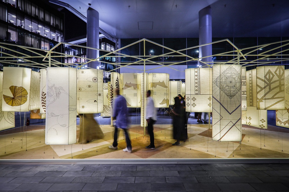 أسبوع دبي للتصميم 2022 هو حدث مجاني يقدّم برامج متنوّعة ومتميزة ترتقي إلى تطلعات المهتمين ومحبّي التصميم والثقافة والفنون على اختلاف أعمارهم وأذواقهم.