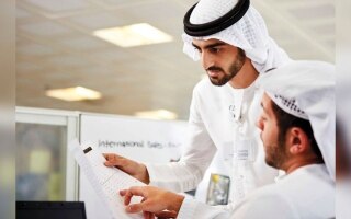 الصورة: «الموارد البشرية الإماراتية»: 50 فرصة عمل بالقطاع الخاص للمواطنين