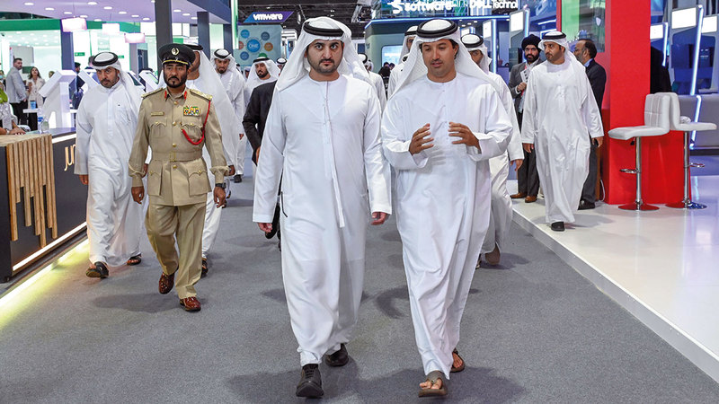 مكتوم بن محمد خلال افتتاح «جيتكس غلوبال».   وام