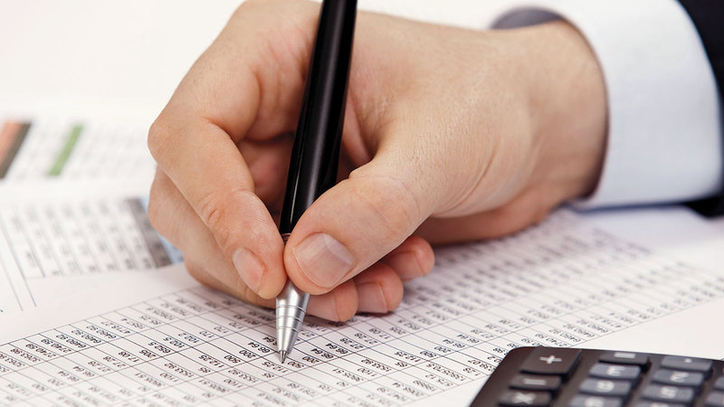 السجلات المحاسبية تظهر وضع الشركة وإيراداتها ومصروفاتها وصافي الربح. أرشيفية